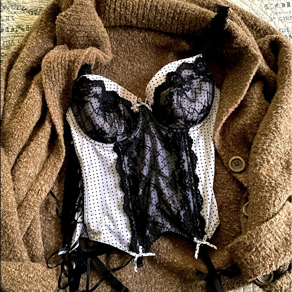 Black and with lace bustier with cute ribbons